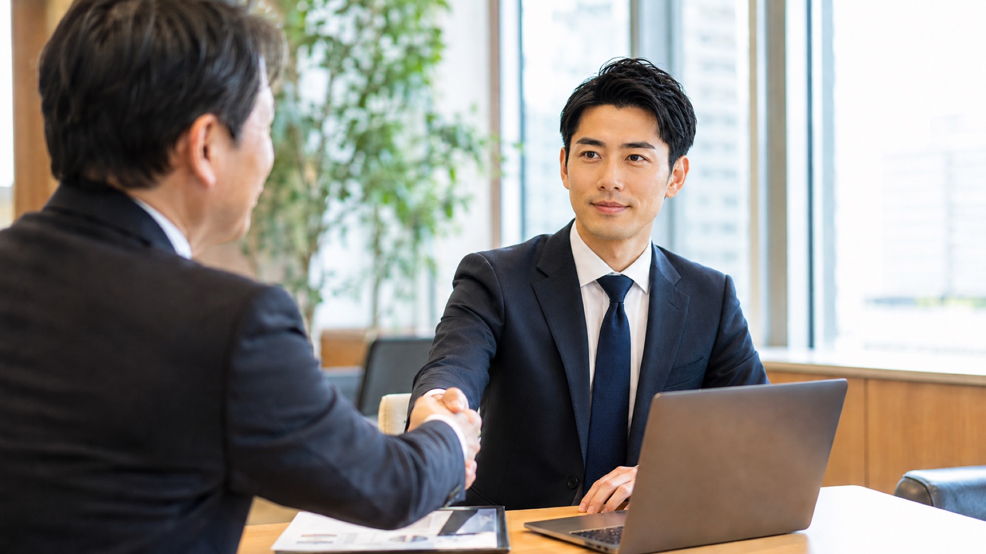 営業経験を活かして人材業界へ転職するには？活かせるスキル・仕事を解説